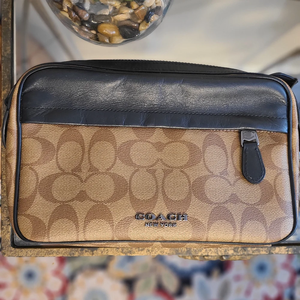 Coach Men/Women Signature Canvase Messanger Bag in Brown and Black/Unisex - Picture 8 of 13